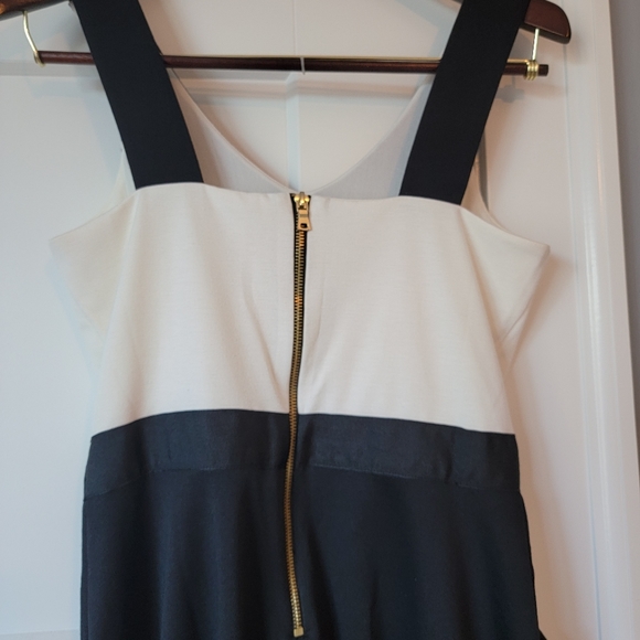 B and W. - Picture 7 of 7